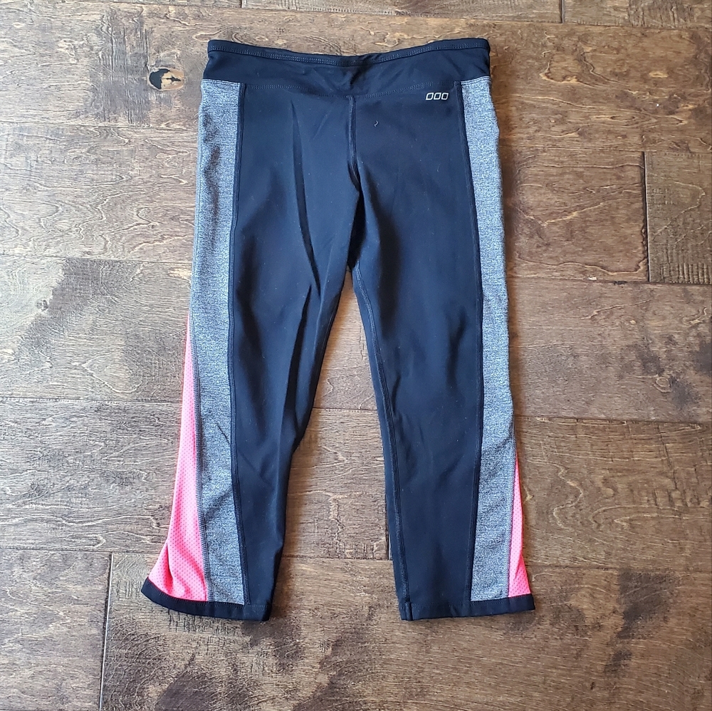 LORNAJANE coral Side Detail with concealed pocket 7/8ths length size M Black